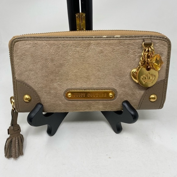JUICY Couture accordion zipper zip around velour wallet with tassel and charm - Picture 1 of 11